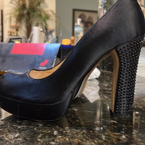 MICHAEL KORS size 9 studded heels - Picture 2 of 2